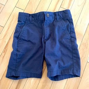 Navy boys flat front shorts. Size 6. Old Navy.